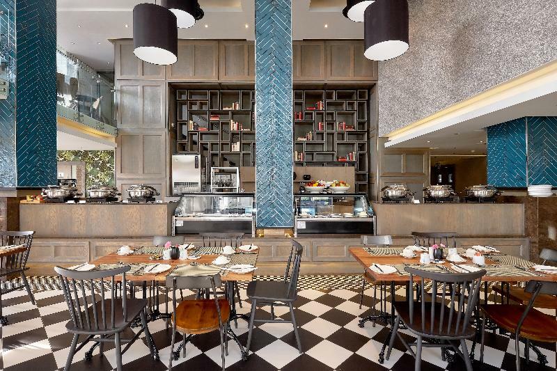The Regency Apartment Hotel Menlyn Преторія Екстер'єр фото