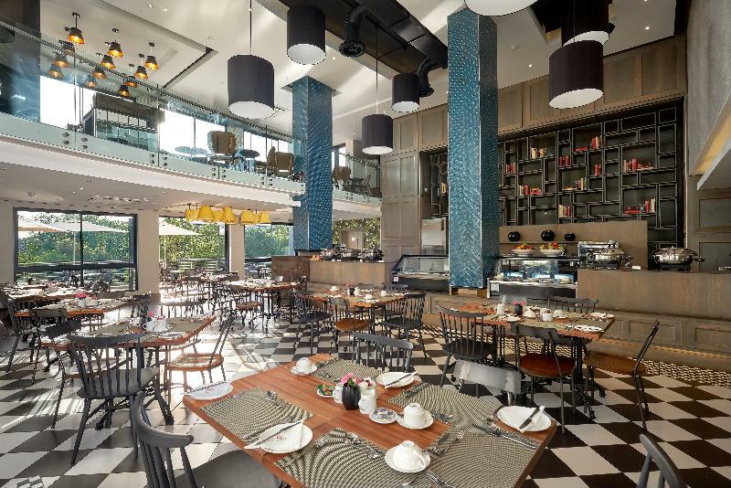 The Regency Apartment Hotel Menlyn Преторія Екстер'єр фото